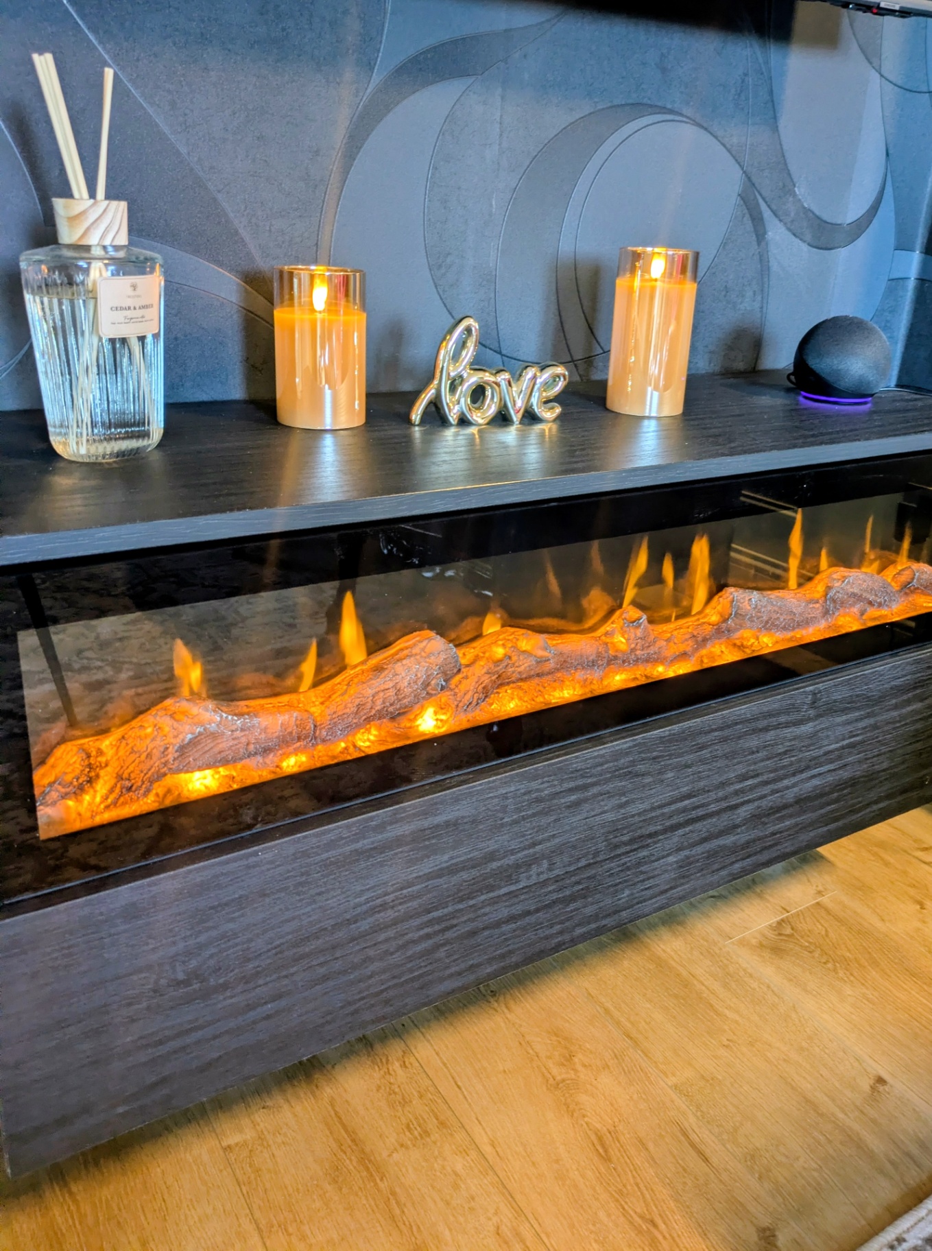 Salon — cheminée d'ambiance